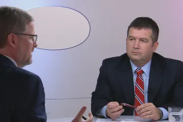 Banky, alkohol, dividendy: Vláda hledá, kde vzít miliardy do státního rozpočtu