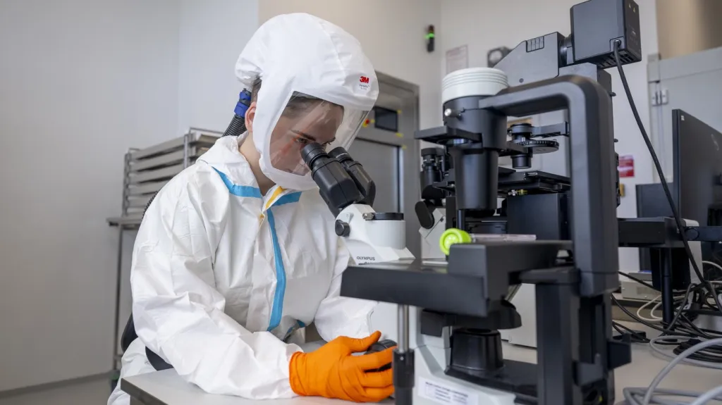 Od roku 2024 je součástí BIocevu také laboratoř s biologickým zabezpečením BSL3 umožňující bezpečnou práci s patogenními viry.