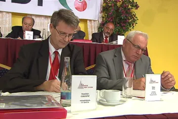 Půjčil peníze manželce místopředsedy KSČM, nakonec přišel i o práci