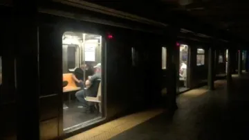Blackout zastavil newyorské metro