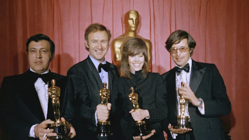 Ceny Oscar za film Francouzská spojka (1972), zleva: producent Philip D'Antoni, herec Gene Hackman, herečka Jane Fondová a režisér William Friedkin