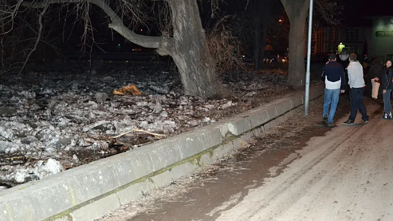 Zvedající se hladina řeky Svratky v sobotu 25. 2. večer v Tišnově