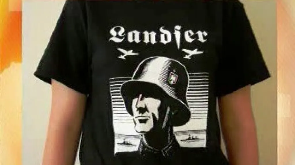 Tričko s nacistickým motivem