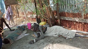 Žena s cholerou v Jižním Sudánu