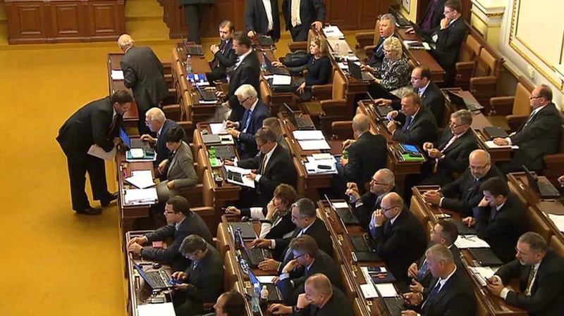 Reportáž: Sněmovna se přela o migranty, odmítla fixaci kvót