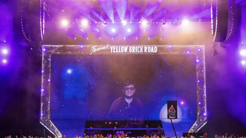 Elton John se loučí s fanoušky ve Stockholmu