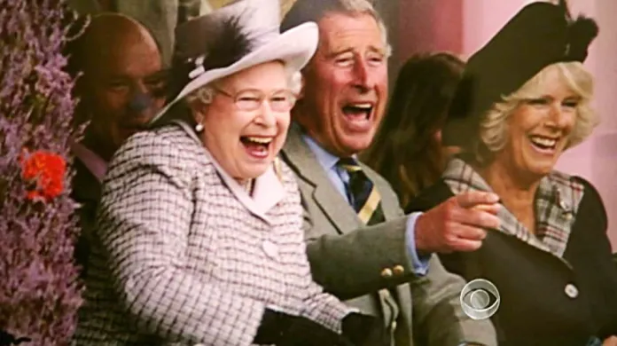 Královna Alžběta II., princ Charles a jeho manželka Camilla