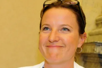 Vláda schválila statut výboru pro boj s korupcí