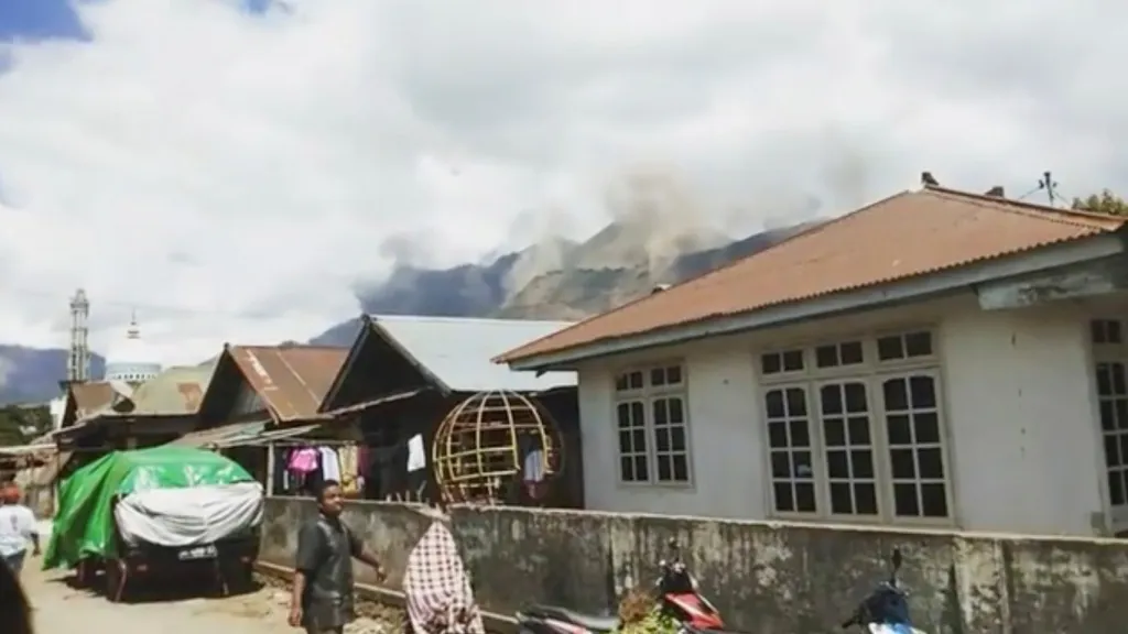 Sesuvy půdy doprovázely zemětřesení na ostrově Lombok