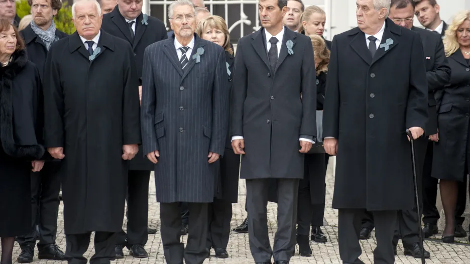 Václav Klaus a Miloš Zeman na pohřbu Michala Kováče
