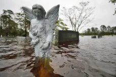 S Florence přicházejí mohutné záplavy, Severní Karolína má to nejhorší ještě před sebou