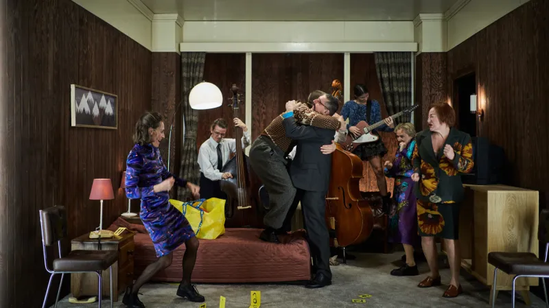 Medvěd s motorovou pilou