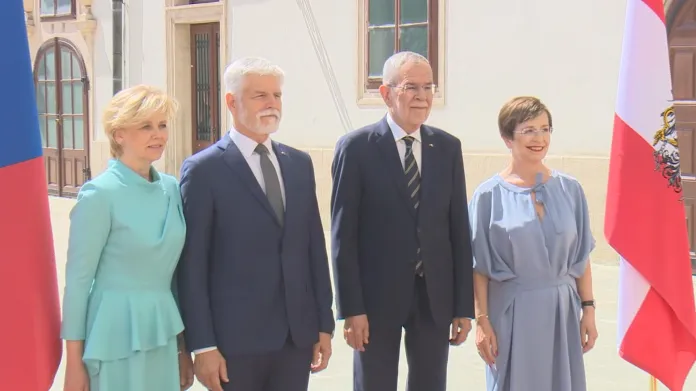 Slavnostní přivítání prezidenta Pavla ve Vídni
