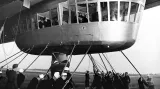 Gondola vzducholodi Hindenburg a způsob kotvení při přistání.