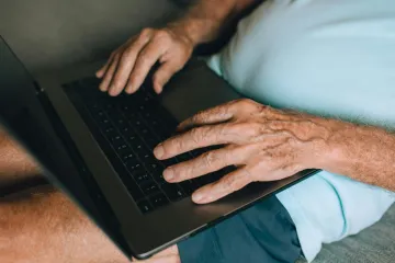 Penzijní spoření se státním příspěvkem využívá méně lidí