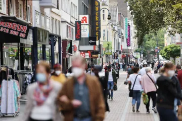 Inflace v EU i v eurozóně v srpnu výrazně vzrostla, je nejvýše za deset let