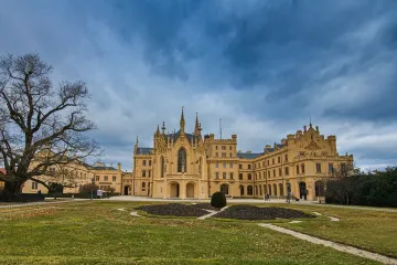 Teplotní rekordy padly na třetině stanic. V Lednici bylo 15,5 stupně