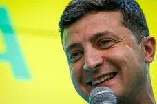 Zelenského strana si v ukrajinském parlamentu zajistila většinu