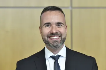 Budoucí rektor Adam čelí podezření z úprav obrazových dat u článků