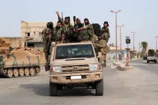 Bitva o Manbidž začala. Postup turecké armády zkusí zastavit syrská vládní vojska