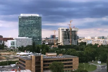 Martin Barry: Problémem není počet mrakodrapů v Praze, ale jejich vzhled a uliční úroveň