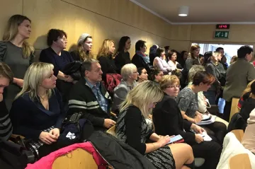 Zdravotníci ve Zlíně protestovali proti rušení příplatků i odvolání ředitelky