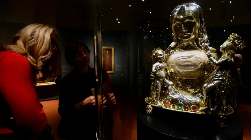 Z výstavy Matka a syn