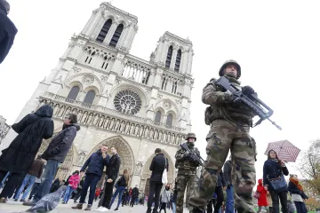 Svět zvyšuje bezpečnostní opatření, Česku prý nebezpečí nehrozí