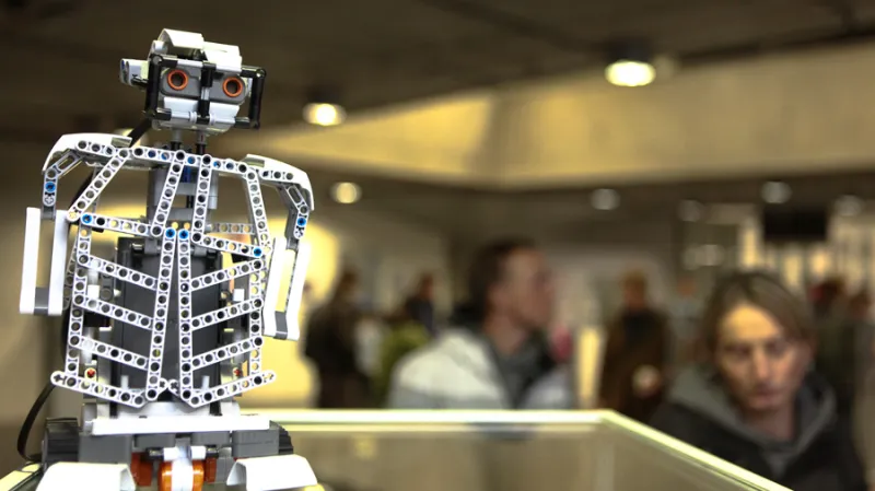 Festival robotů CAFE NEU ROMANCE 2013