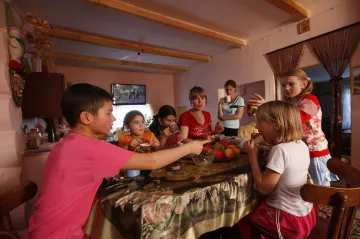 Ruské ženy kritizují plány na „léčbu“, která by je přiměla chtít děti