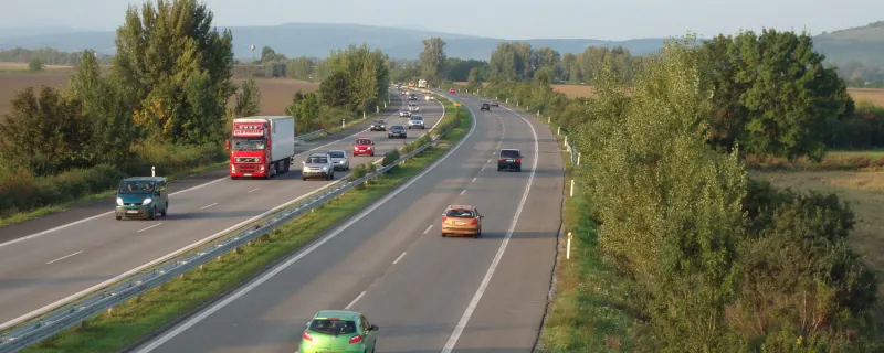 ▷ MAPA: Opravy dálnic a rychlostních silnic probíhají na desítkách míst. Zkomplikují letní provoz — ČT24 — Česká televize