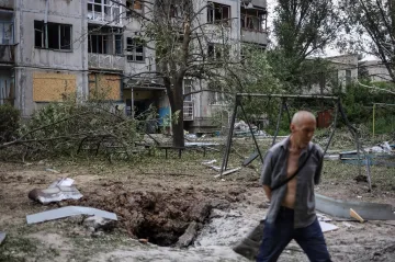 Rusové se snaží usadit v centru Severodoněcku, uvádí ukrajinská armáda. Všechny mosty do města jsou zničeny