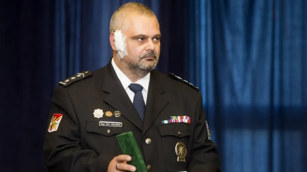 Policejní vyjednavač dostal medaili za statečnost