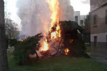 Požár u gymnázia v Přelouči