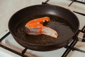 Olej po vaření nepatří do odpadu, připomínají čistírny vod