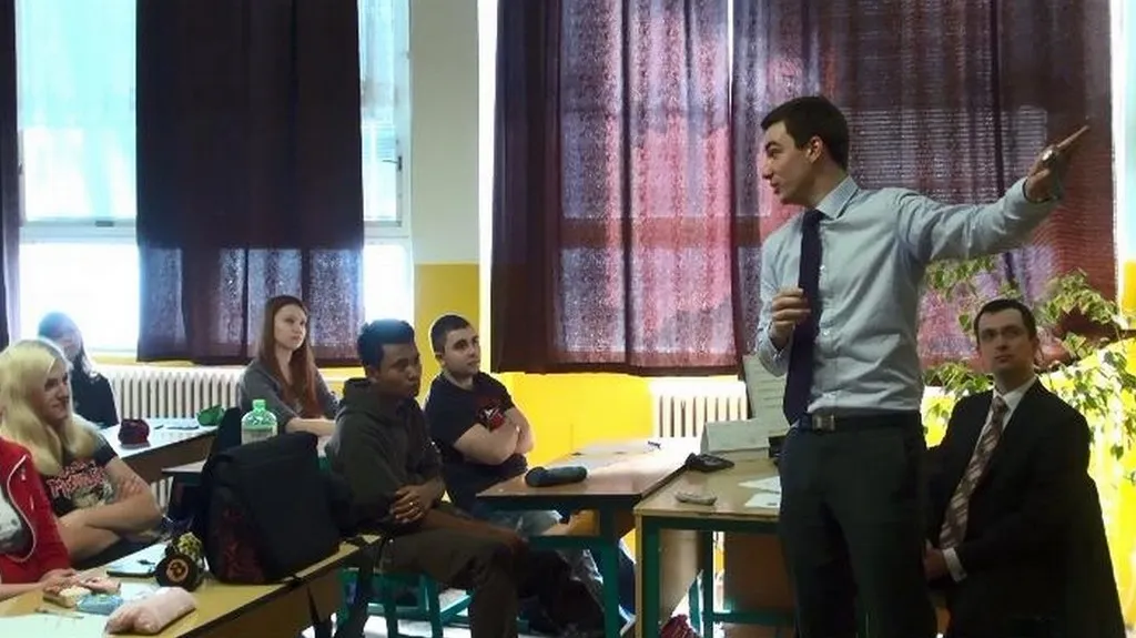 Studenti při přednášce o finanční gramotnosti
