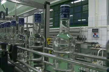 Likérky opět vyrábějí tvrdý alkohol