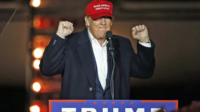 Donald Trump na předvolebním mítinku v Pittsburghu, ve státu Pensylvánie
