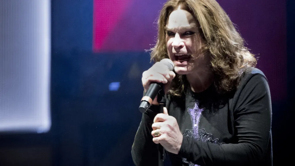 Ozzy Osbourne na koncertě ve Švédsku. Na pražském vystoupení zakázal focení.