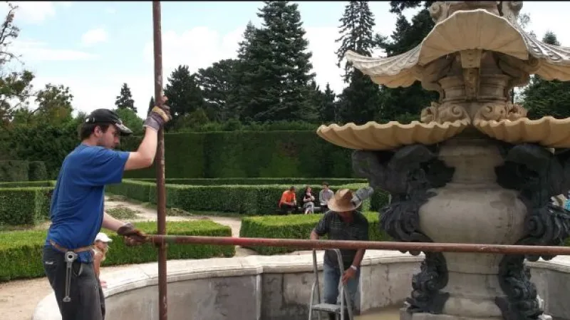 No comment: Barokní kašna opět chrlí vodu