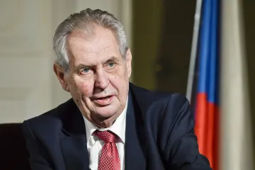 Zeman by nechtěl premiéra zatěžovat „justičním ping-pongem“. Babiš ale abolici odmítá