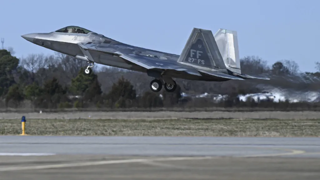 Ilustrační foto - americká stíhačka F-22