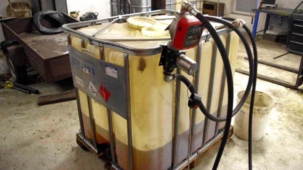 Zabavený kontejner s naftou