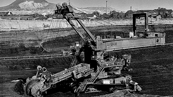 Těžba uhlí v místě zlikvidované historické části Mostu (1972)
