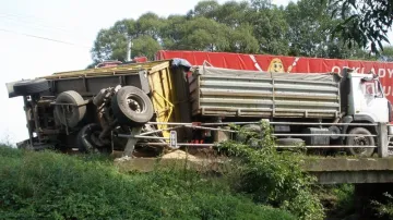 Kamion po nehodě