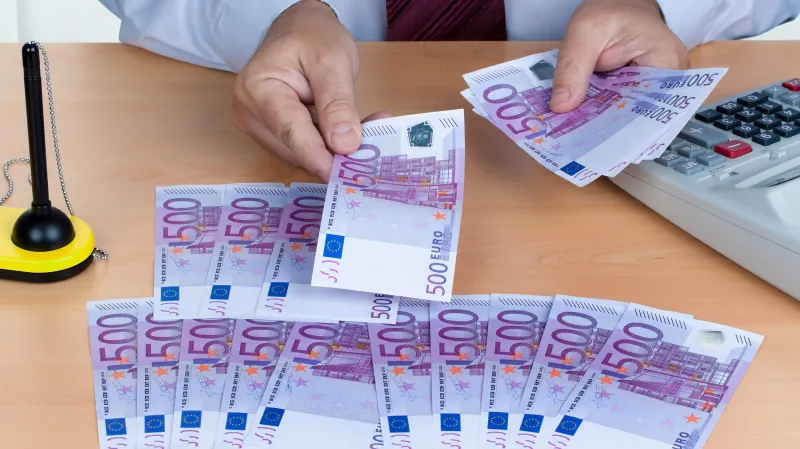 Pro vládu je vedle dopravní infrastruktury podle premiéra Sobotky podpora rozjezdu čerpání evropských fondů hlavní investiční prioritou zákona o rozpočtu