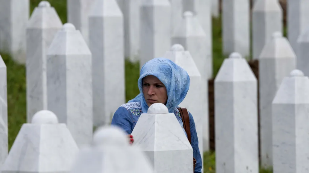Oběti masakru ve Srebrenici