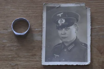 Osmdesát let staré tajemství. Na Svitavsku našli věci padlého německého vojáka