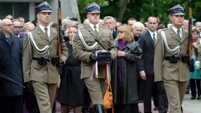 Ve Varšavě pohřbili Wojciecha Jaruzelského