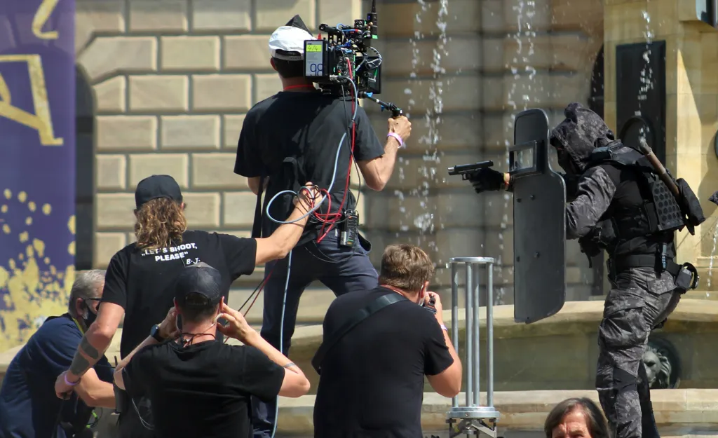 25. června – v Česku začalo natáčení hollywoodského akčního thrilleru The Gray Man. Snímek s rozpočtem dvě stě milionů dolarů (4,2 miliardy korun) je jedním z největších filmů, které kdy v tuzemsku vznikaly